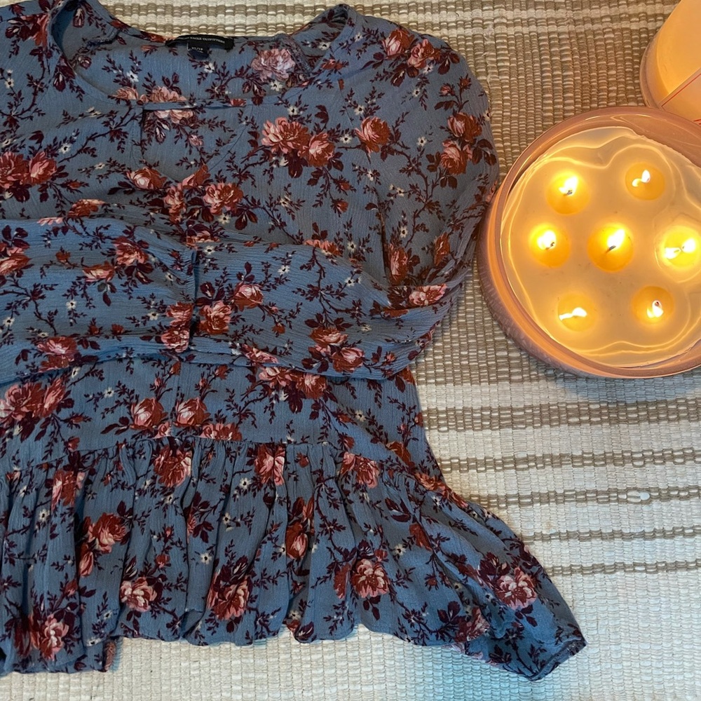 American Eagle size XS women’s blouse